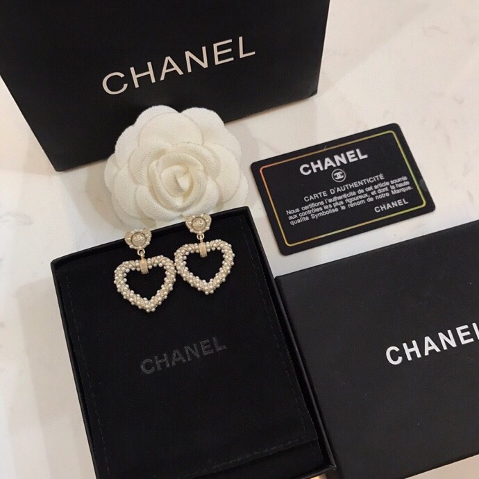 Ch**el Lovely Heart Earrings Gold Tone For Women