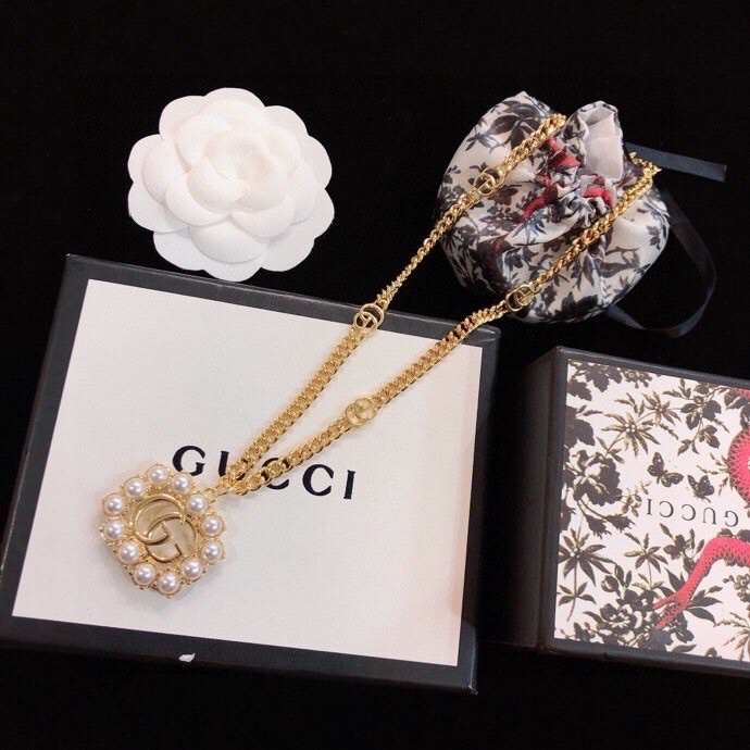 Gvc*1 Mini Pearl Border Frame Pendant Necklace Gold Tone For Women