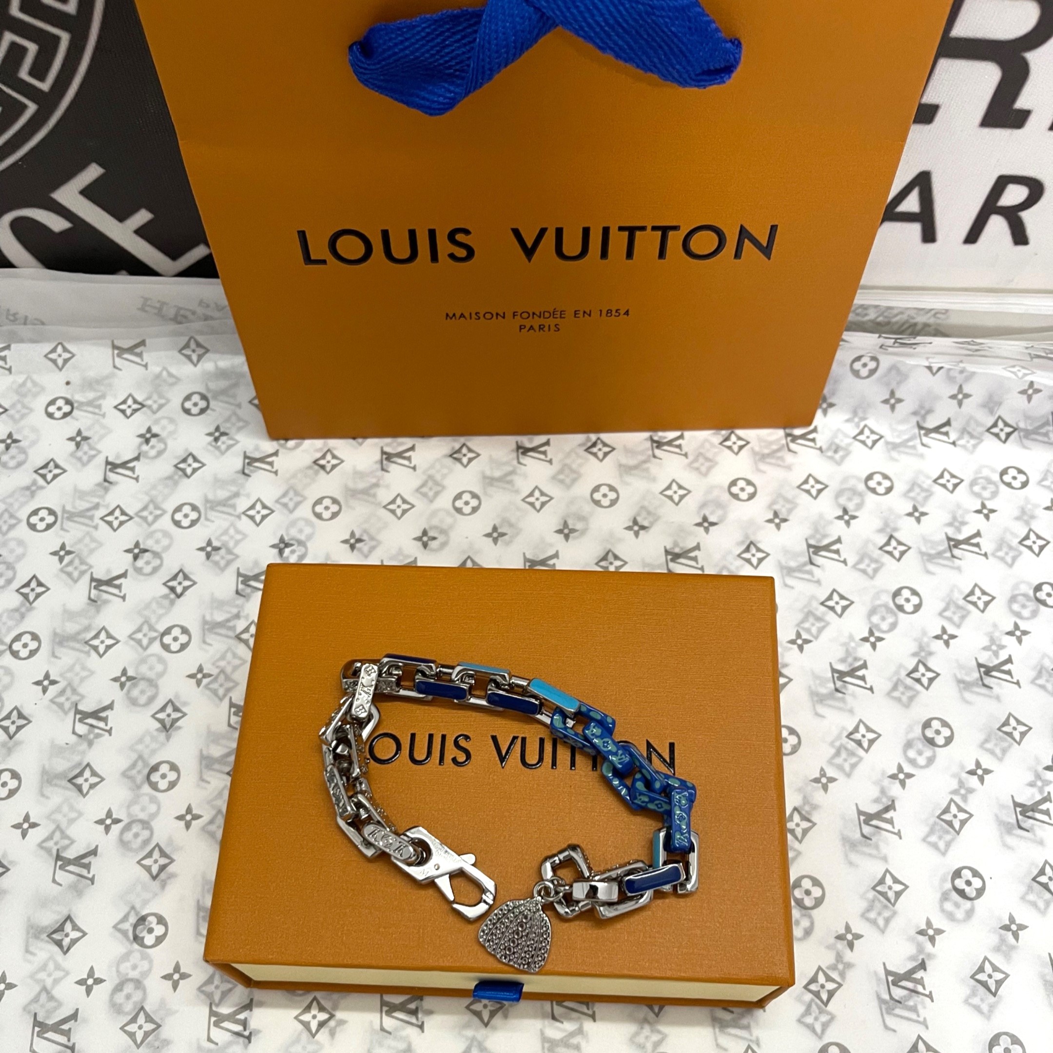 LV x YK Paradise Chain Bracelet Blue For Men M0977L