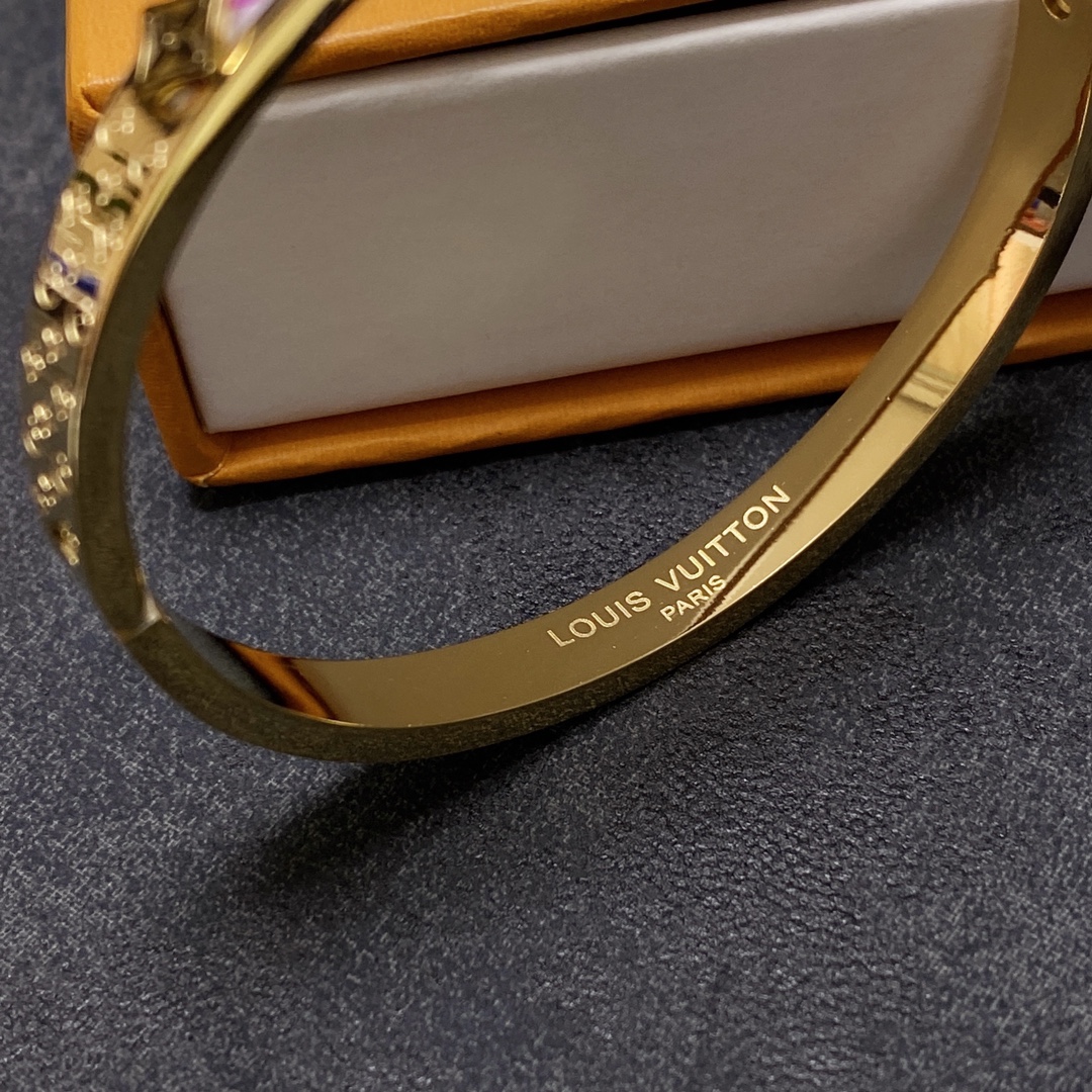 L0vis Vvtt0n Pattern Bracelet Gold For Women