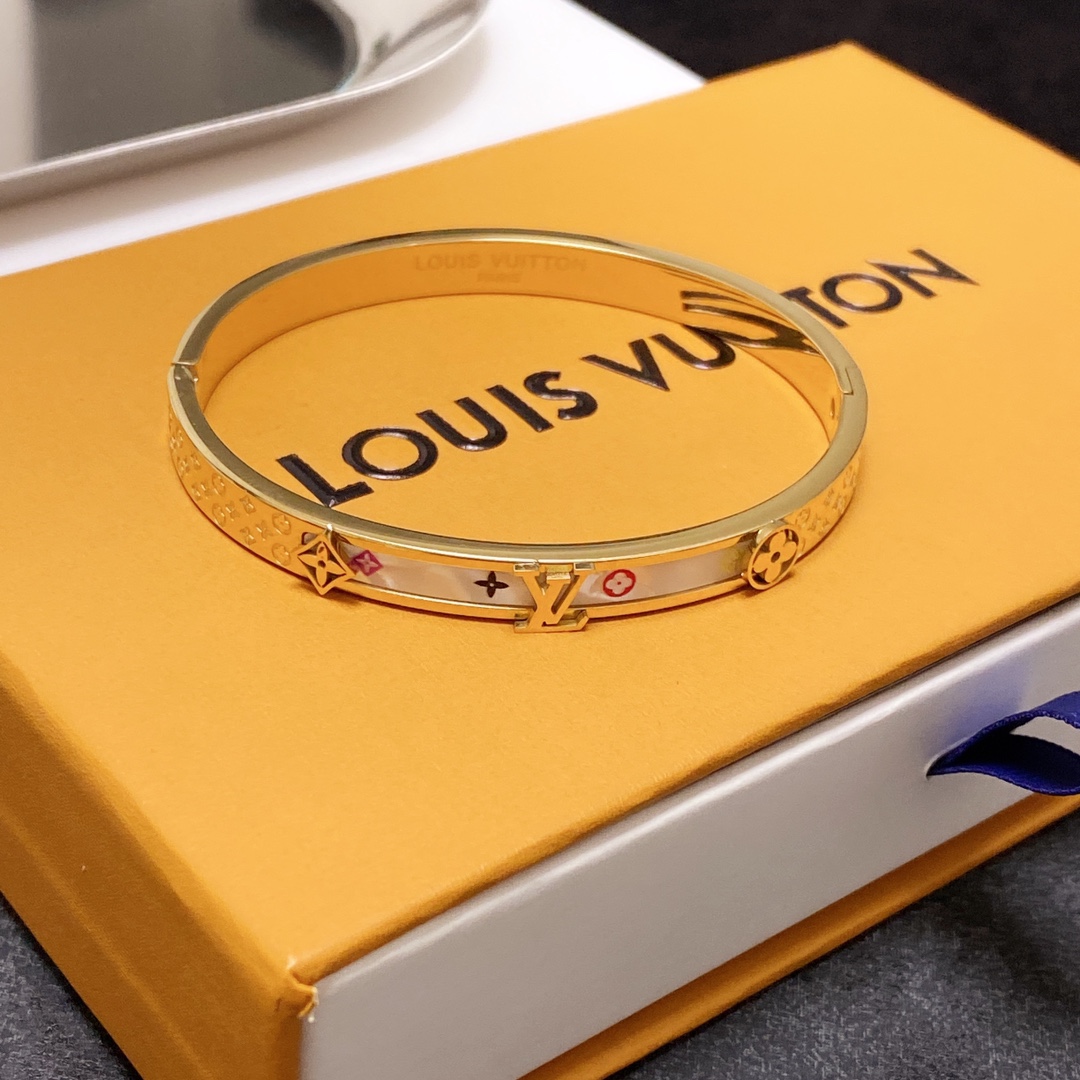 L0vis Vvtt0n Pattern Bracelet Gold For Women
