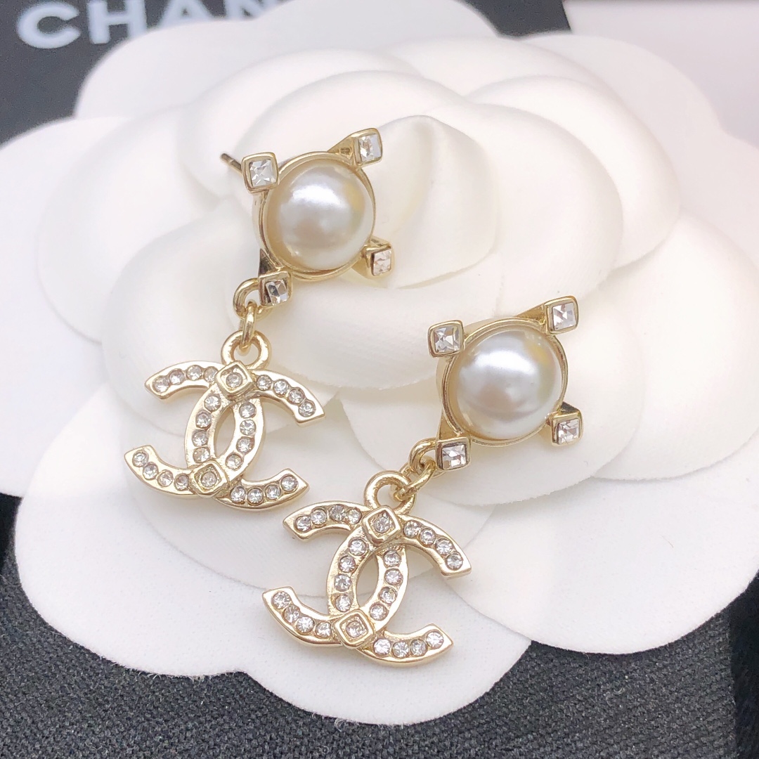 Ch**el Round Pearl Earrings Gold For Women