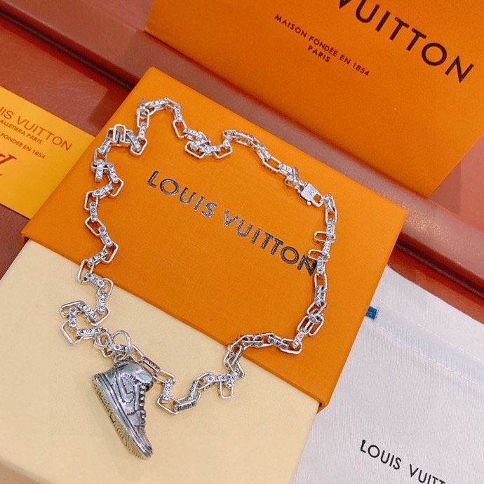 L0vis Vvtt0n Shoe Necklace Silver For Women