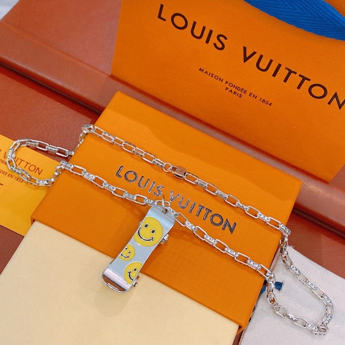 L0vis Vvtt0n Skateboard Necklace Silver For Women