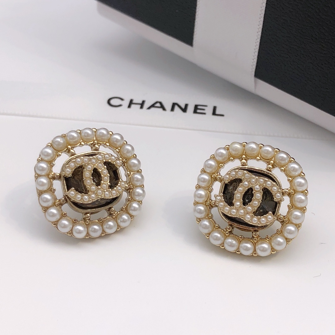 Ch**el Slim Rice Grain Round Earrings Gold For Women