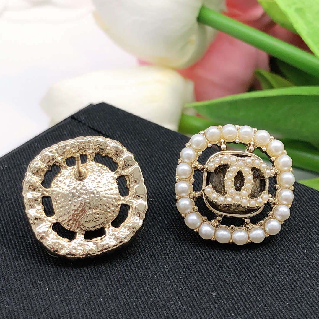 Ch**el Slim Rice Grain Round Earrings Gold For Women