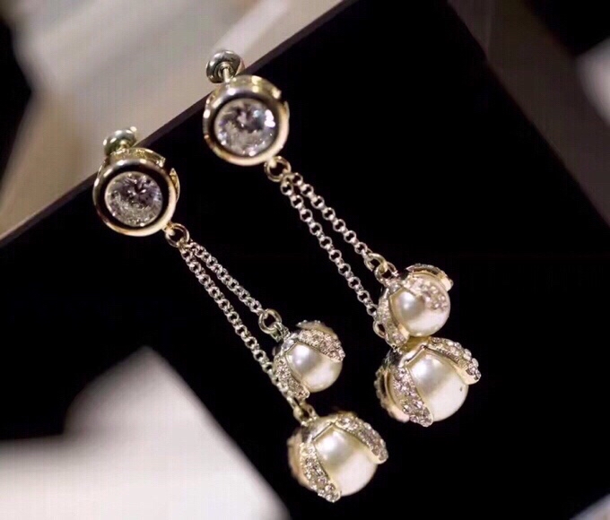 Ch**el Two Pearls Noble Earrings Silver Tone For Women