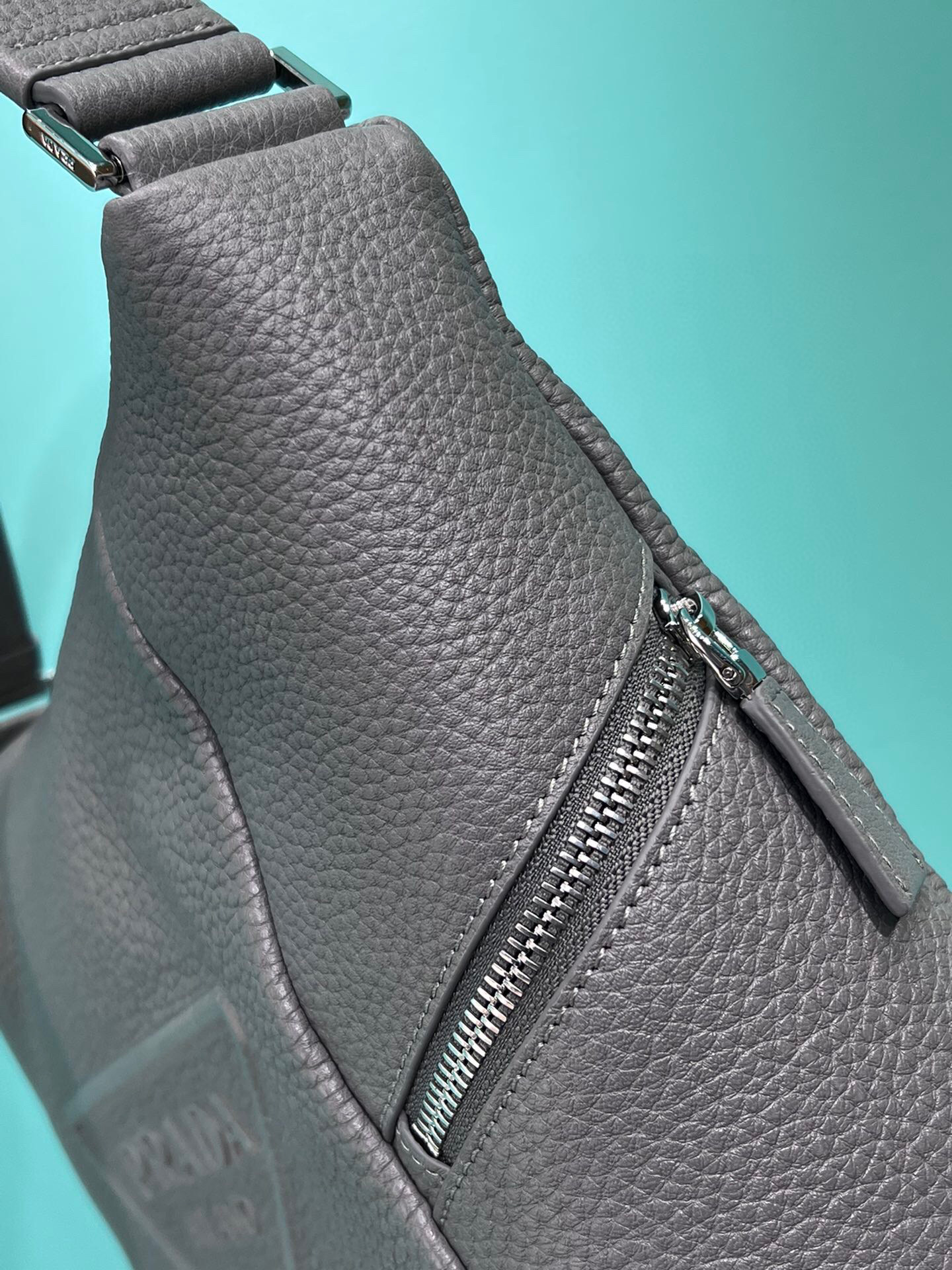 Pra*a Bag With Shoulder Strap In Grey For Women 10.2 in/ 26cm 2VH165_2BBE_F0K44_V_OOO