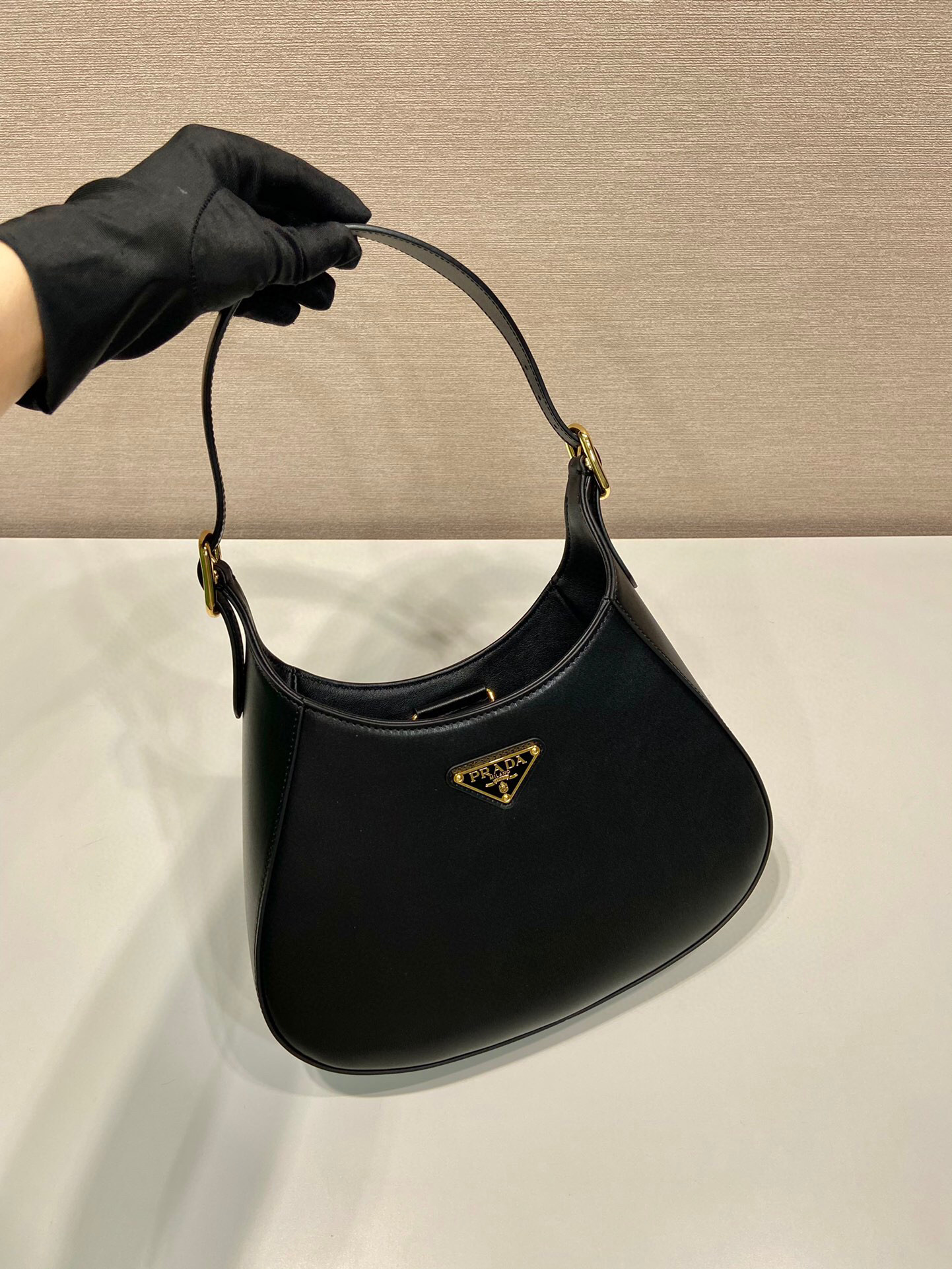 Pra*a Cleo Brushed Shoulder Bag In Black For Women10.6 in / 27 cm