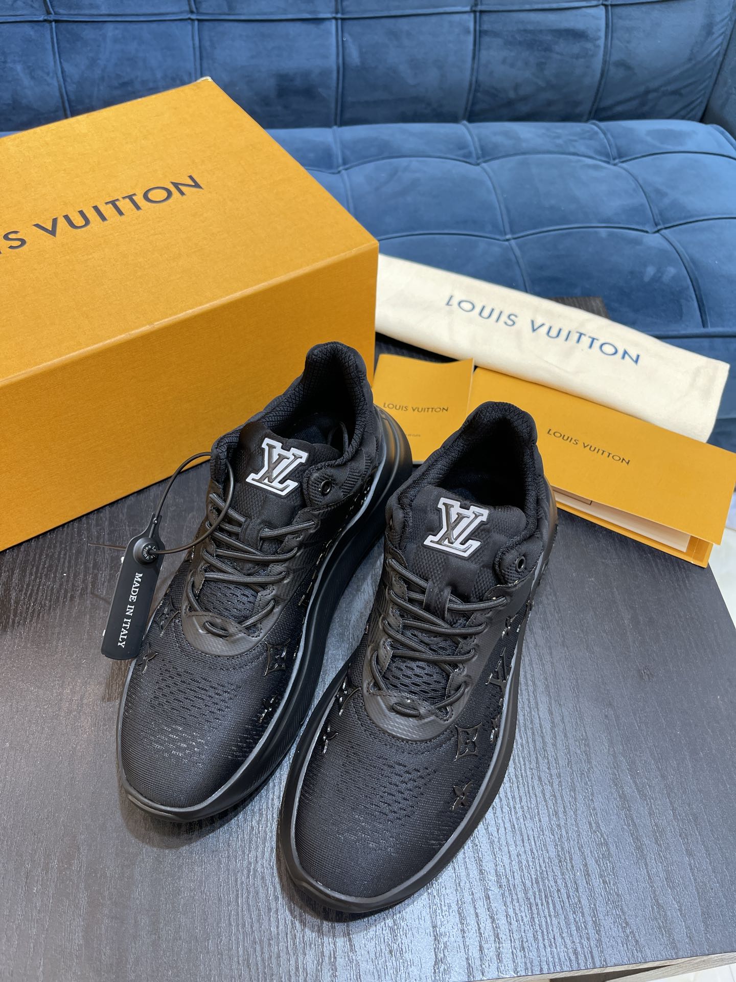 L0vis Vvtt0n Show Up Sneaker Black For Men 1A9JRO