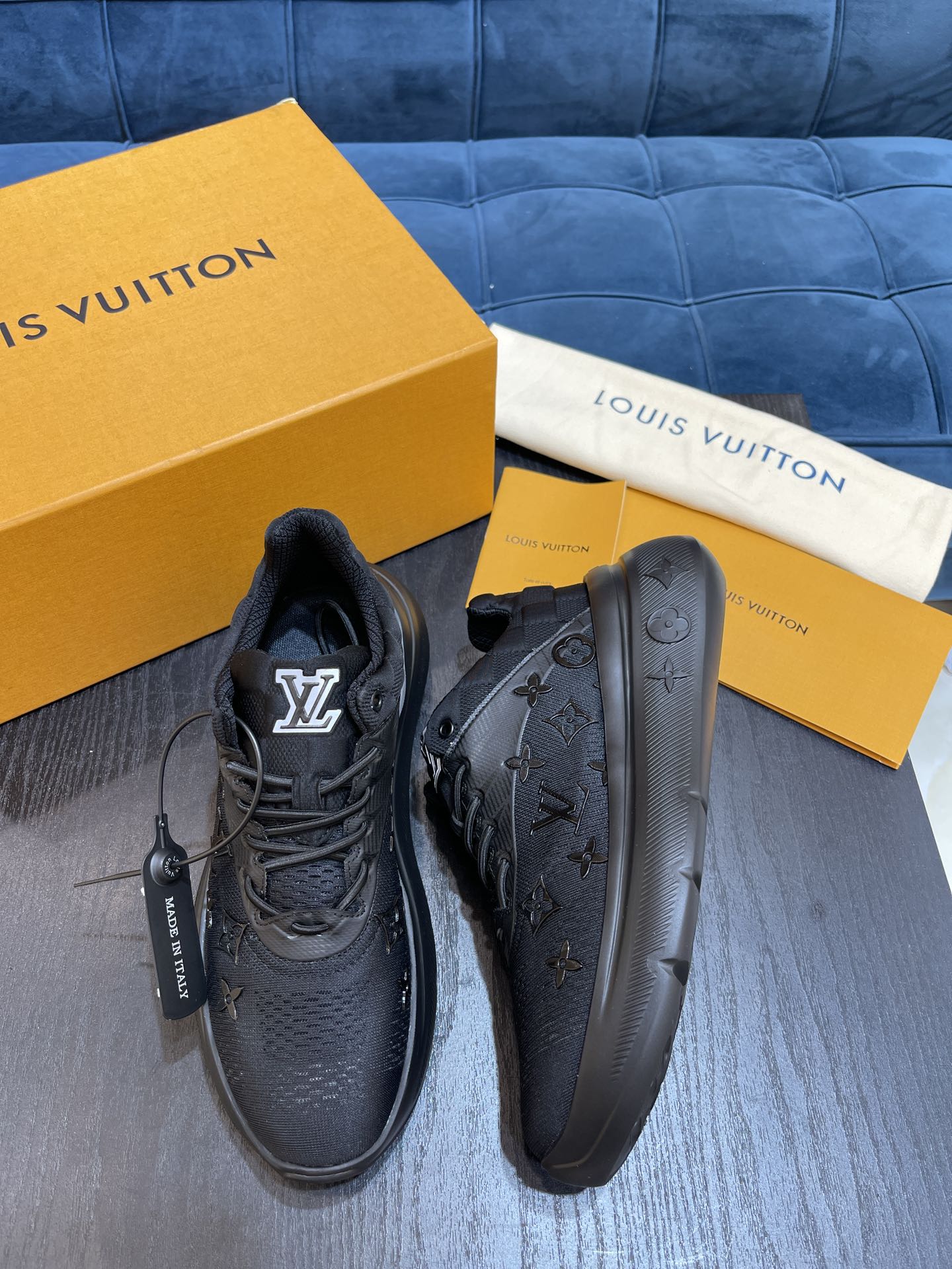 L0vis Vvtt0n Show Up Sneaker Black For Men 1A9JRO