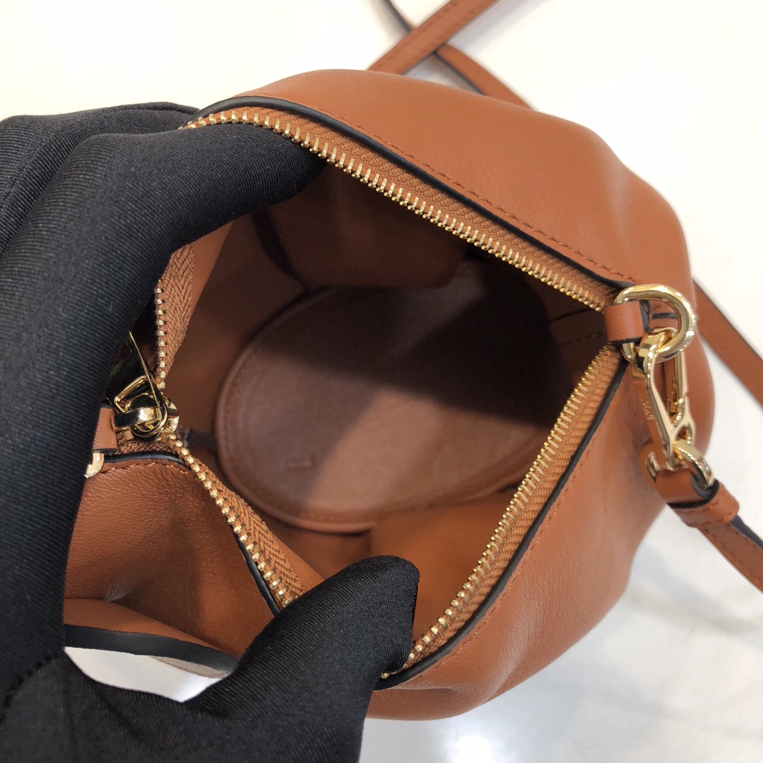 L0ew* Elephant Bag Black/Brown For Women 7.1in / 18cm