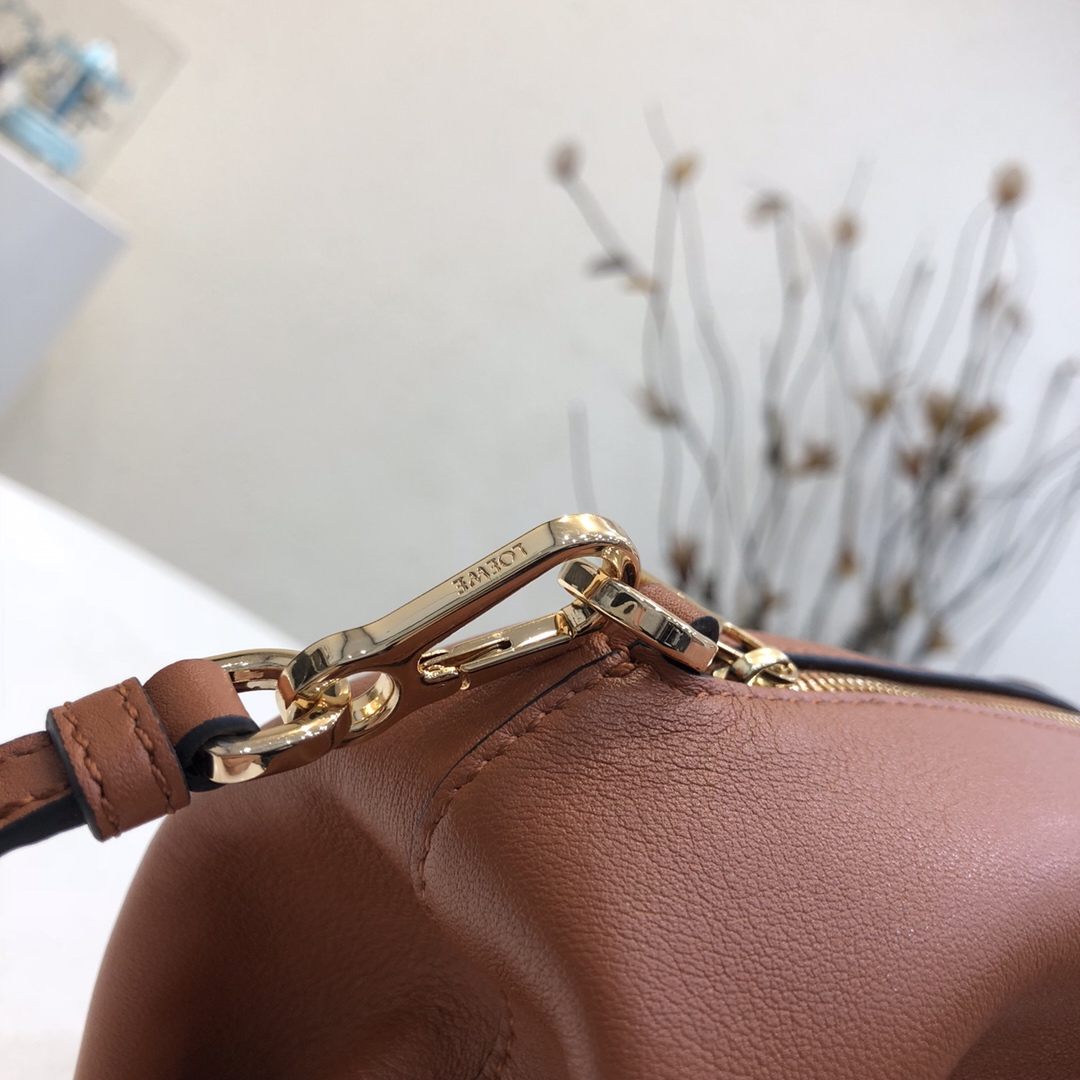 L0ew* Elephant Bag Black/Brown For Women 7.1in / 18cm