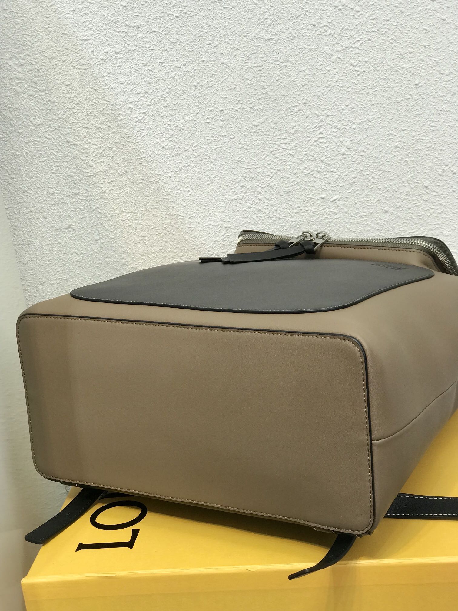L0ew* Goya Backpack Black/Beige/Brown For Women 16.1in / 41cm