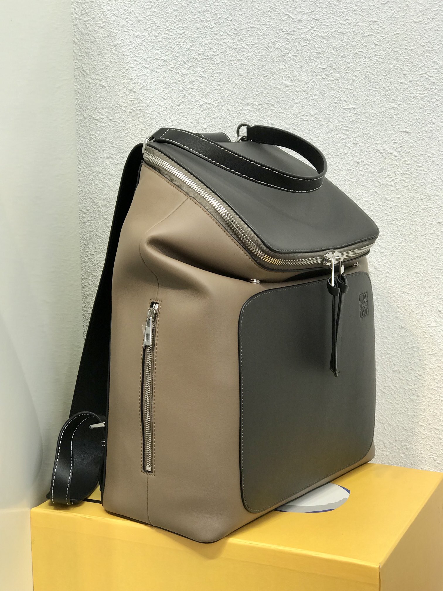 L0ew* Goya Backpack Black/Beige/Brown For Women 16.1in / 41cm