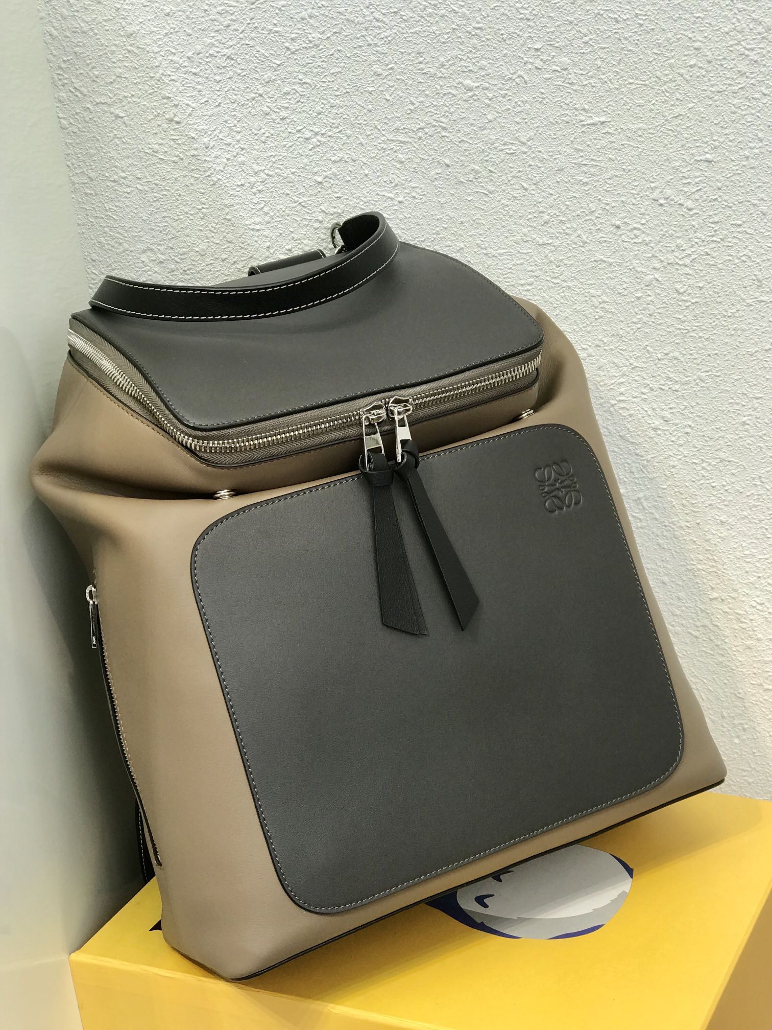L0ew* Goya Backpack Black/Beige/Brown For Women 16.1in / 41cm