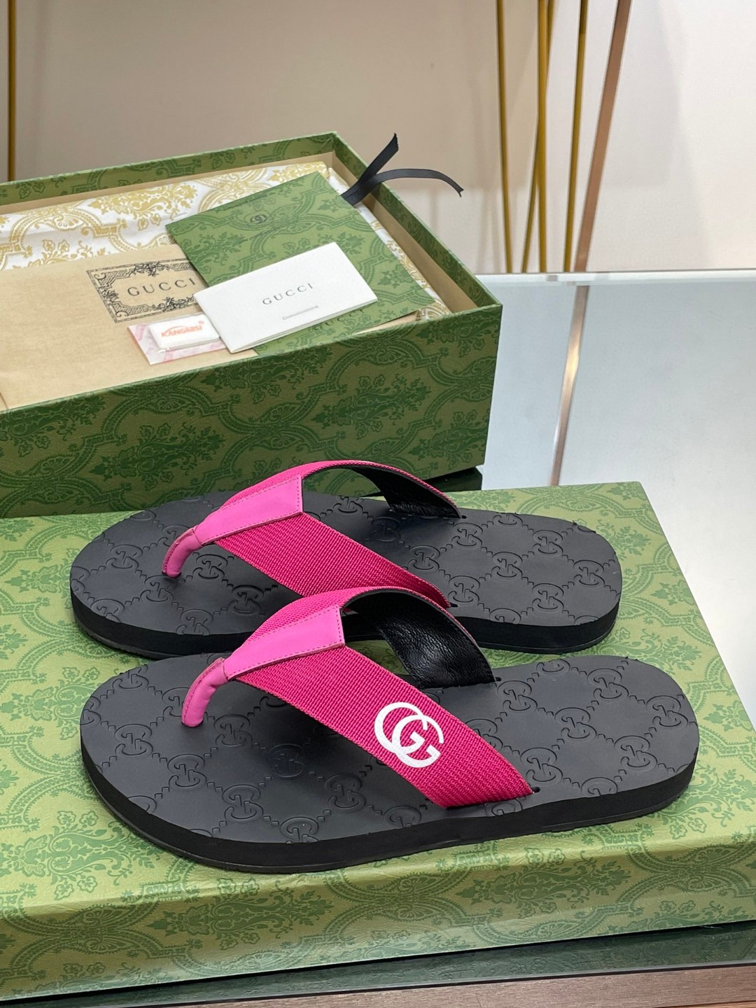 Gvc*1 Thong Sandal Pink For Men