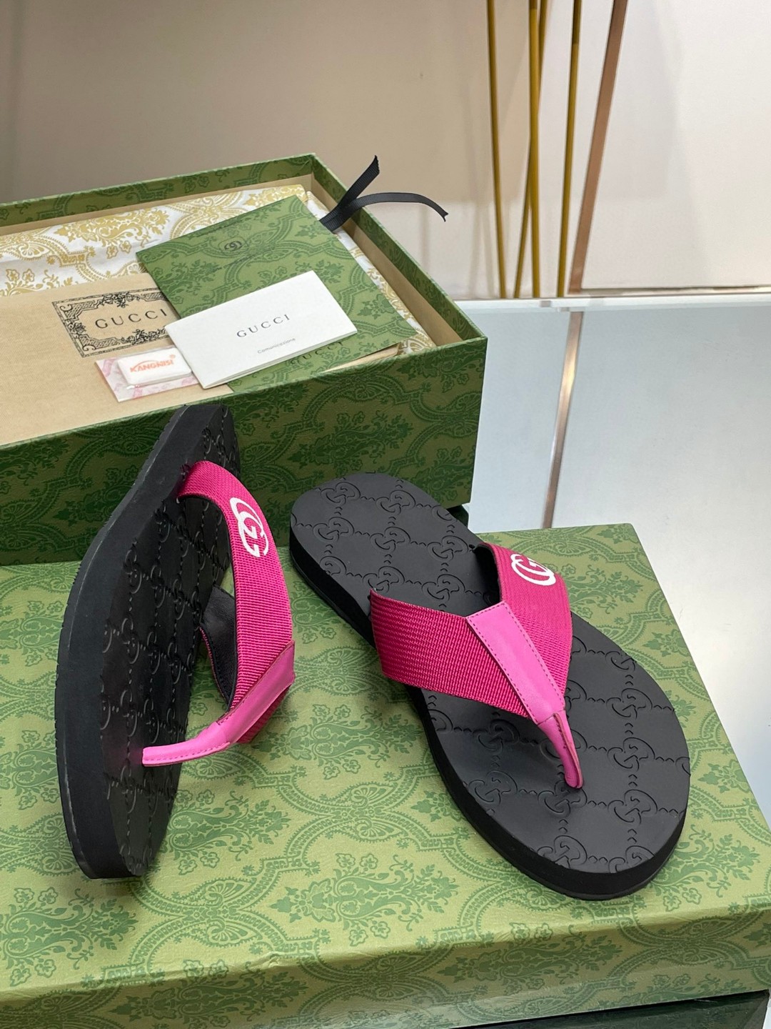 Gvc*1 Thong Sandal Pink For Men