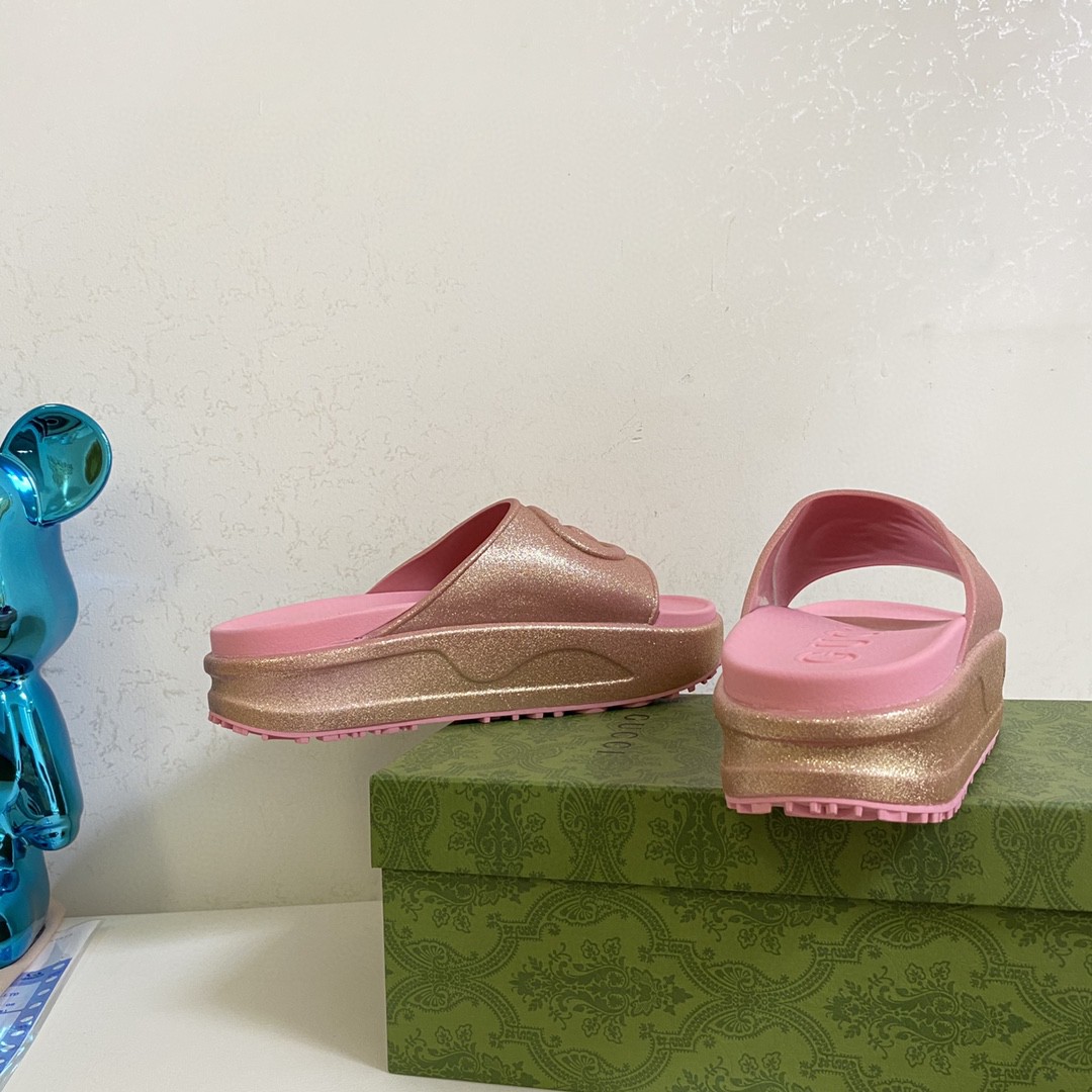 Gvc*1 Interlocking G Slide Sandal Pink For Men