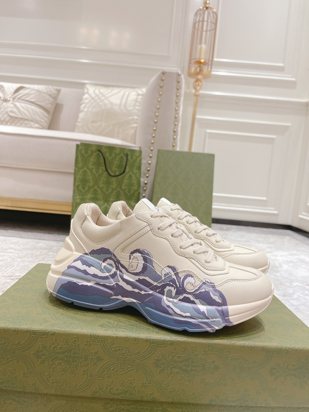 Gvc*1 Rhyton Sneaker With Wave White For Men 576052-DRW00-9522