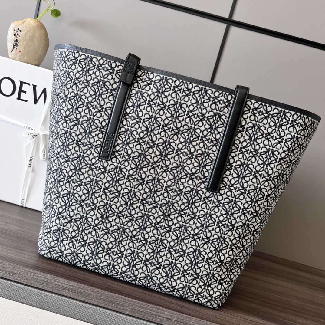 L0ew* T Tote bag in Anagram Black/Grey For Women 18.1in / 46cm B657Z73X03