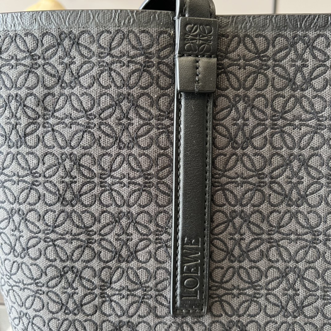 L0ew* T Tote bag in Anagram Black/Grey For Women 18.1in / 46cm B657Z73X03