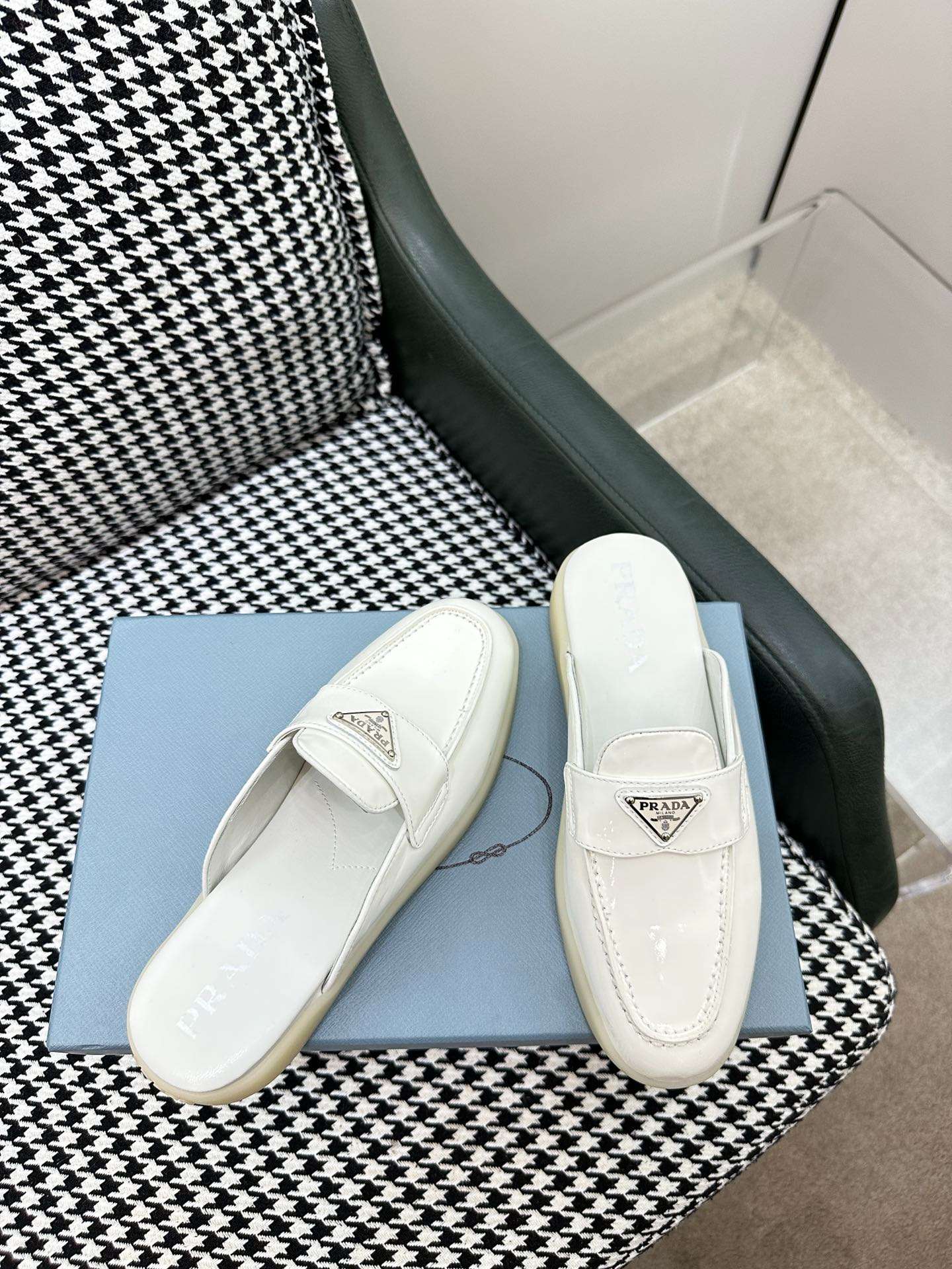 Pra*a Brushed Sabots White For Women