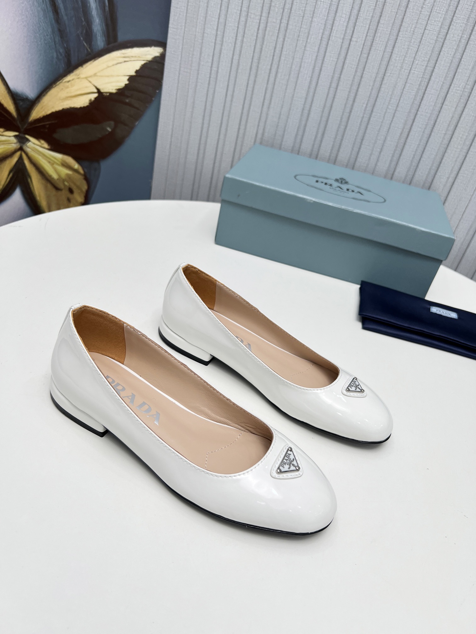 Pra*a Patent Ballerinas White For Women 1F200N_069_F0304_F_015