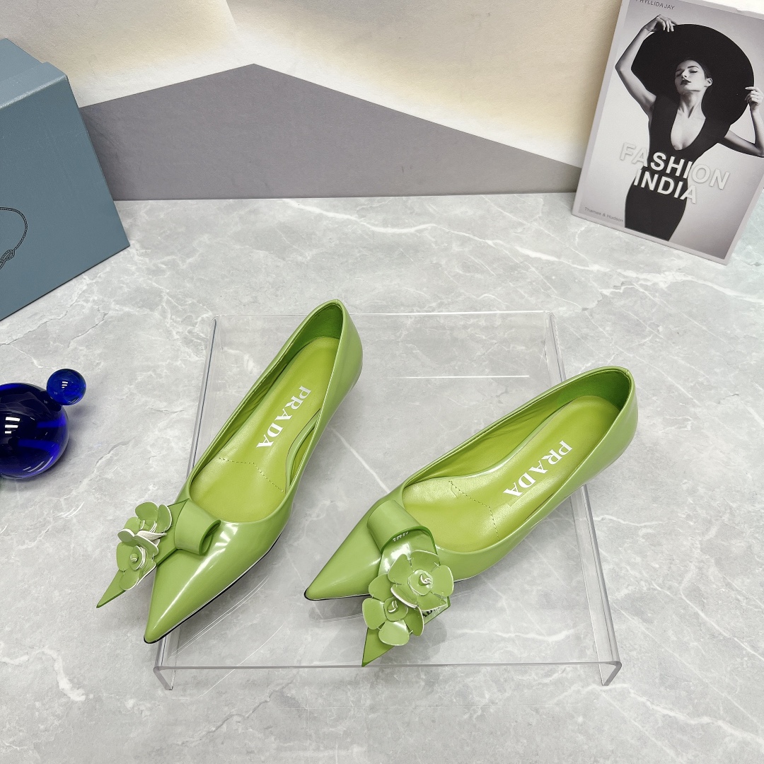 Pra*a Patent Pumps Green For Women