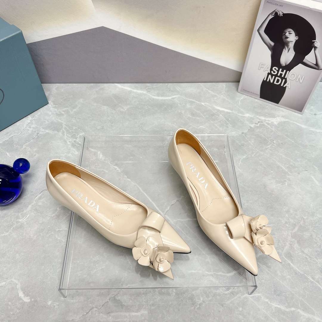 Pra*a Patent Pumps Cream For Women