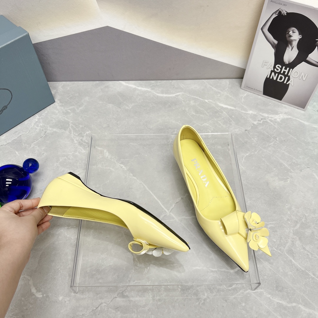 Pra*a Patent Pumps Yellow For Women