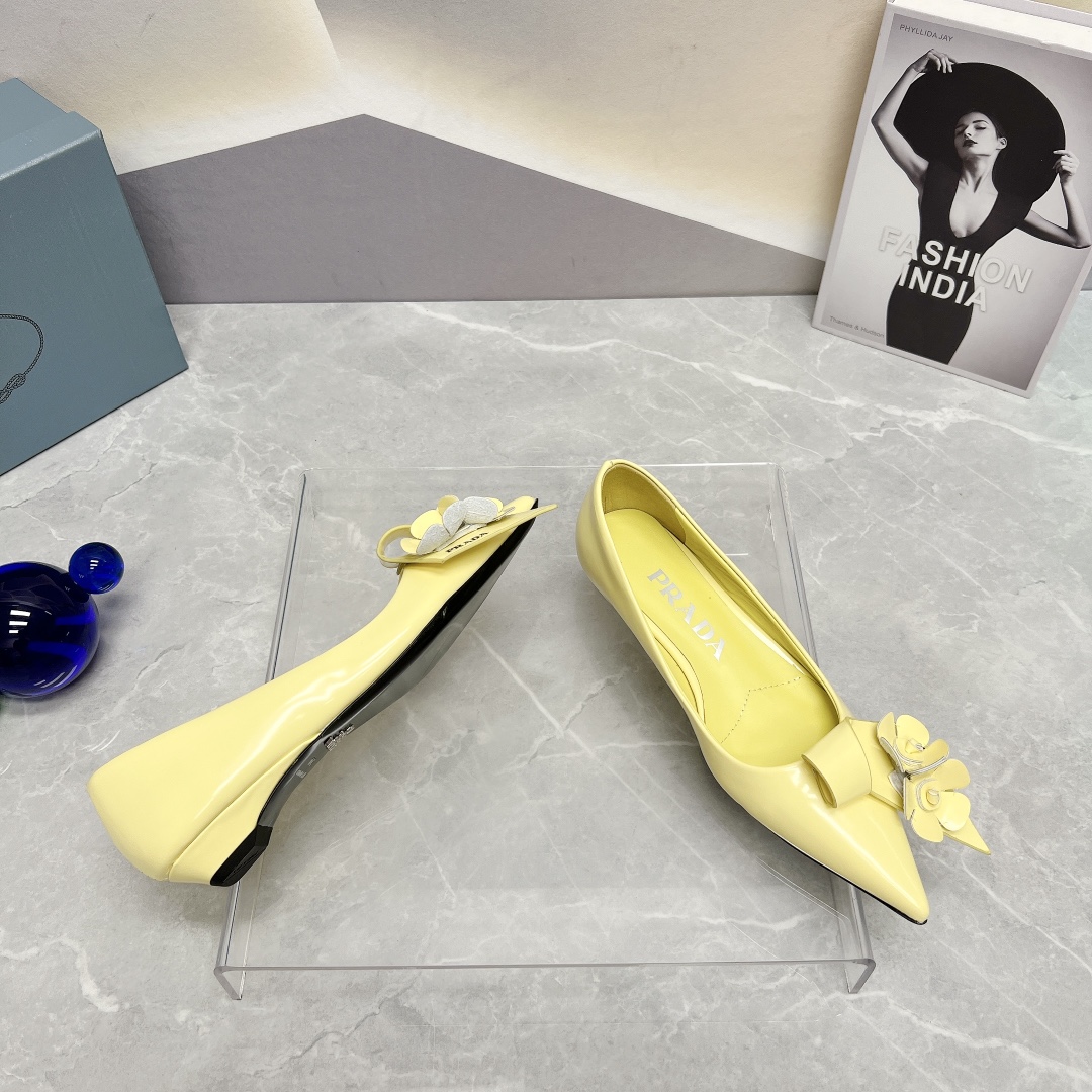 Pra*a Patent Pumps Yellow For Women