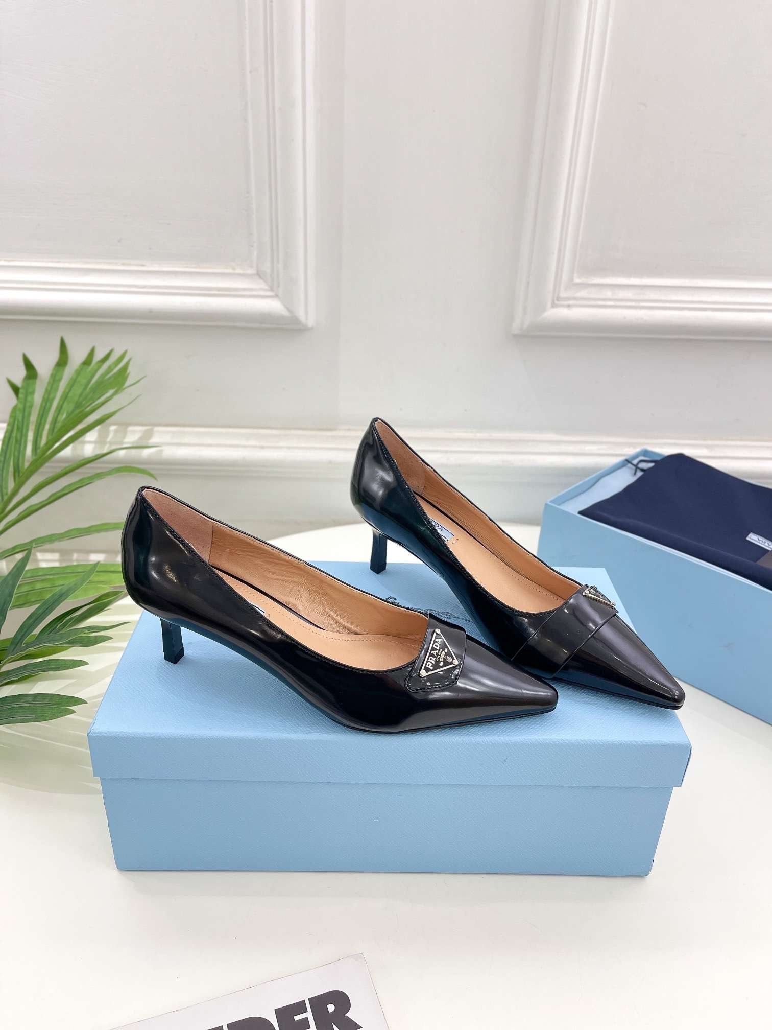 Pra*a Soft Pointed Heel Pumps Black For Women