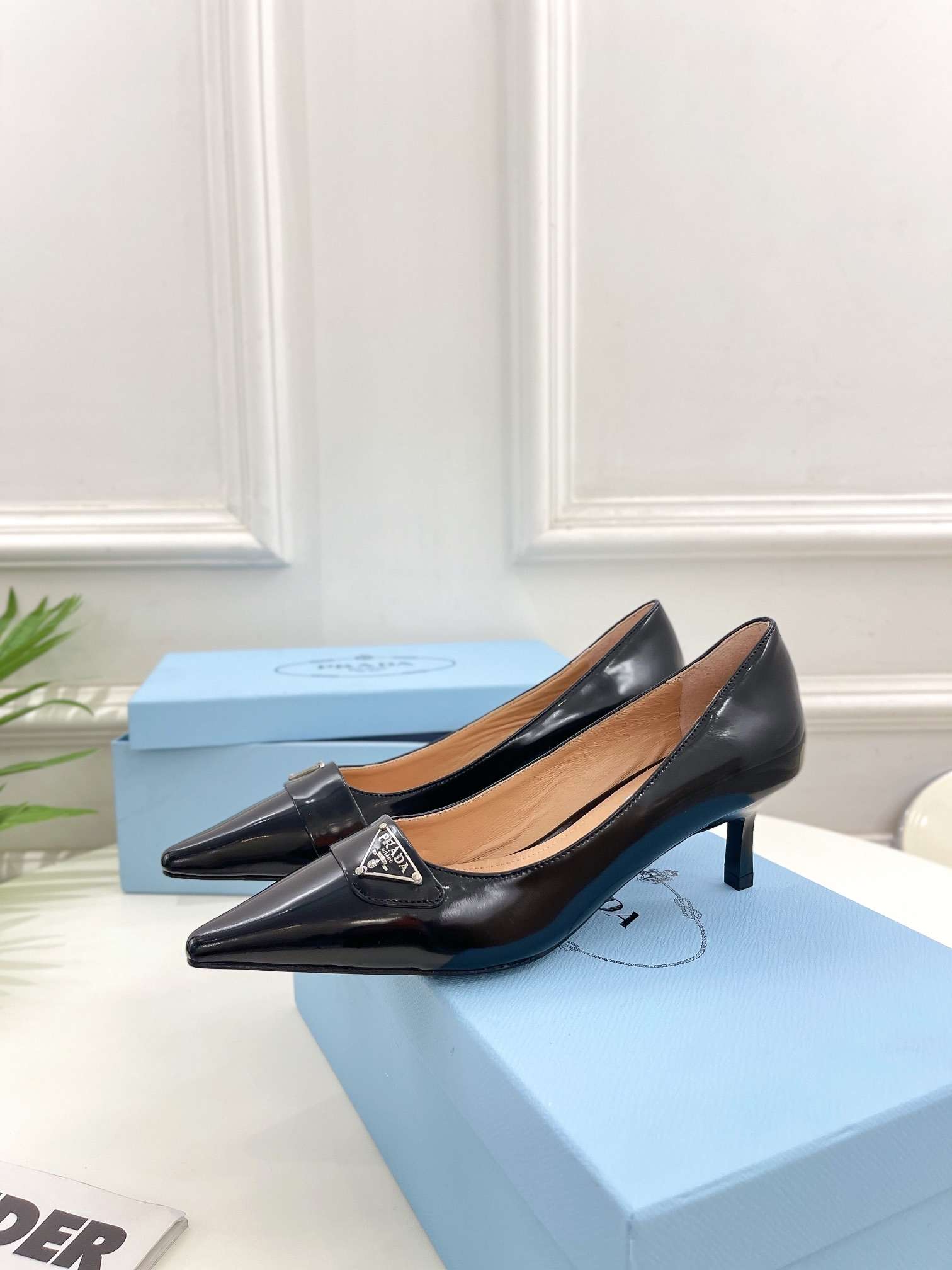Pra*a Soft Pointed Heel Pumps Black For Women