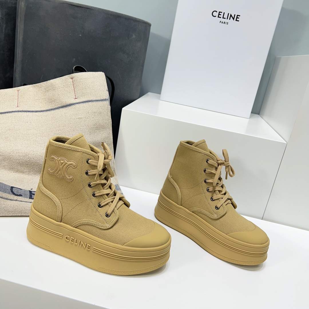 Ce1i*e Block With Triomphe Patch In Canvas Beige For Women