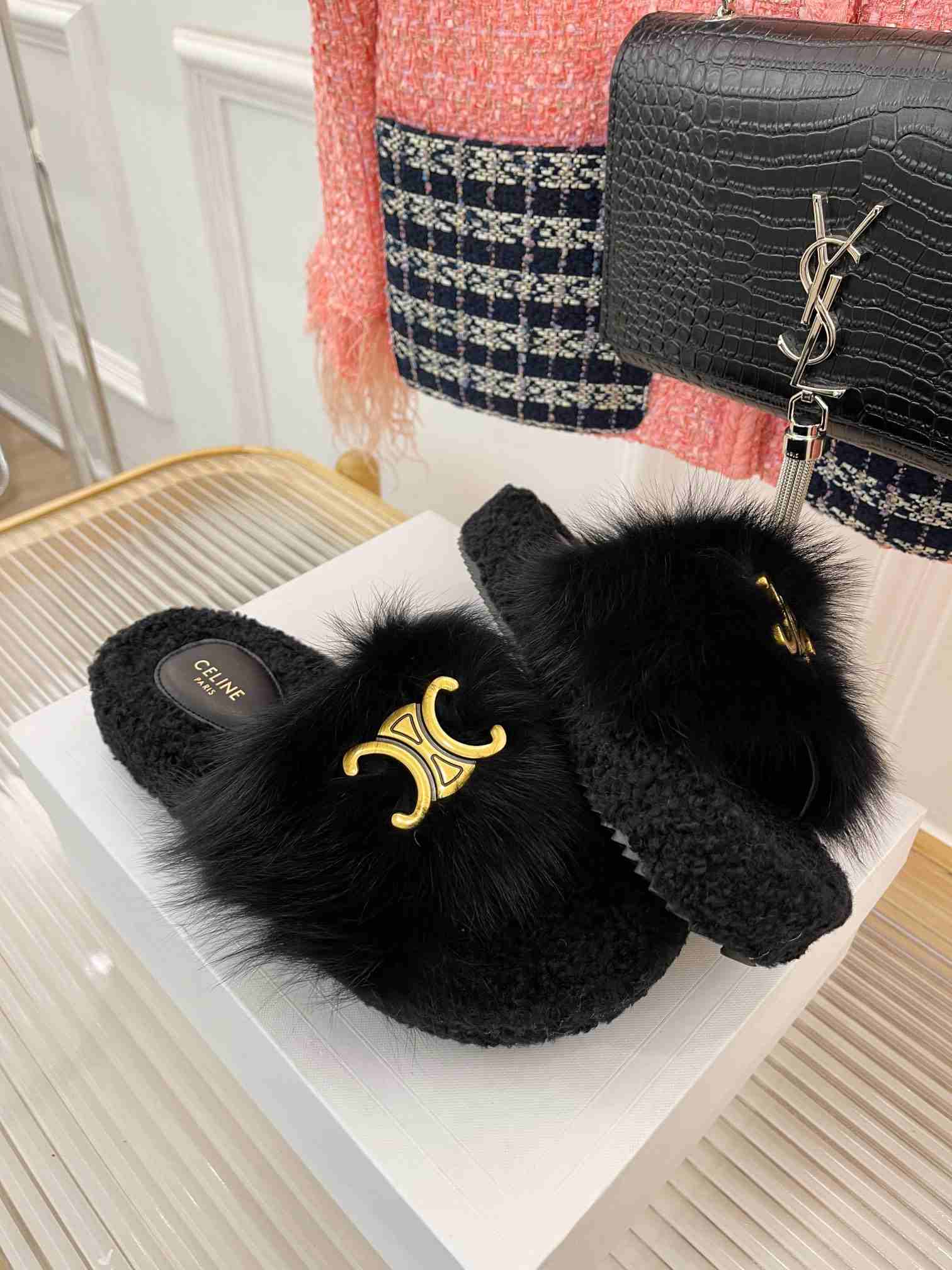 Ce1i*e Clea Triomphe Slide With Fur Black For Women