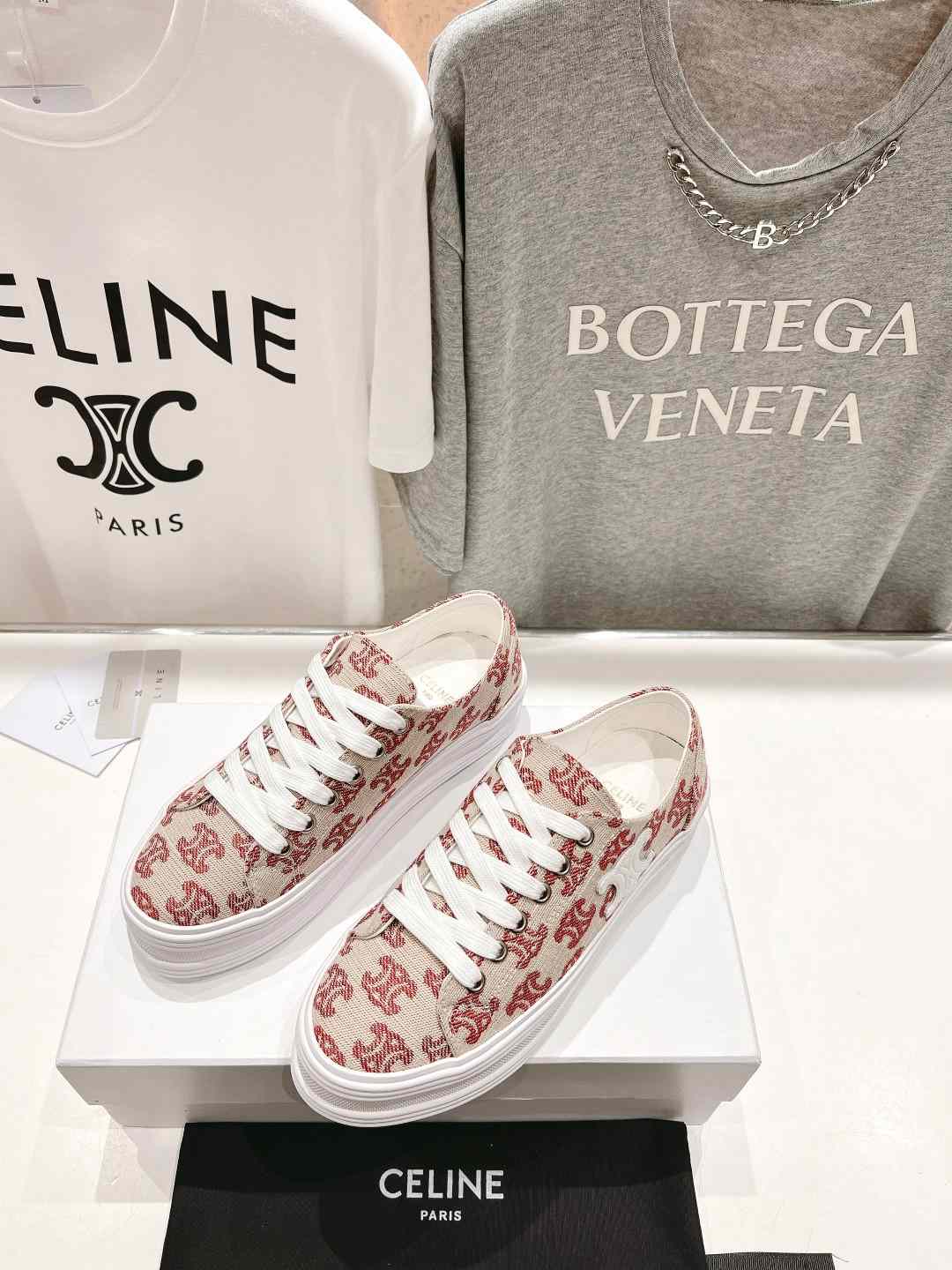 Ce1i*e Triomphe Sneakers In Canvas Red For Women