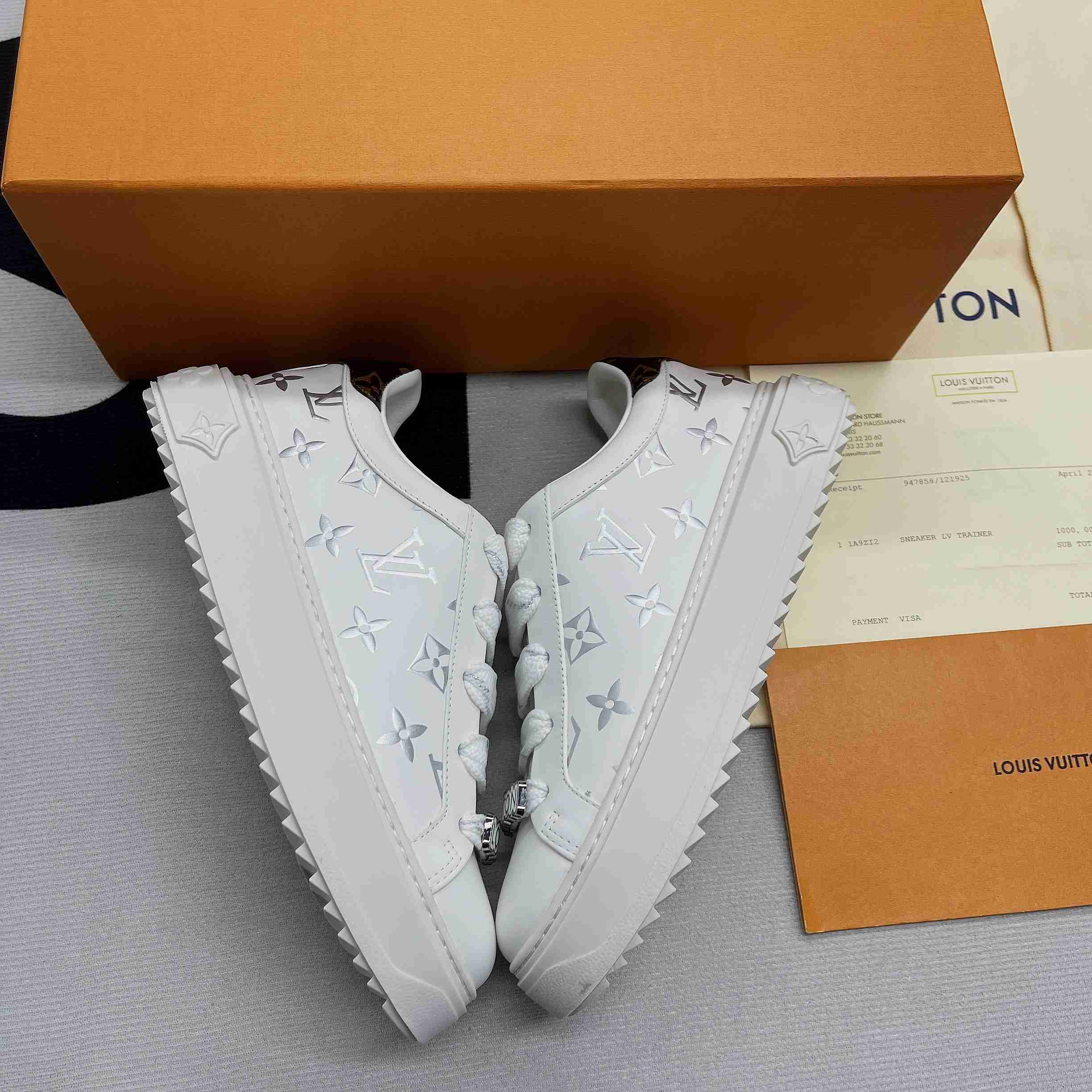 L0vis Vvtt0n LV Time Out Sneaker White For Men