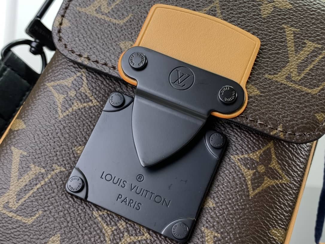 L0vis Vvtt0n S-Lock Vertical Wearable Wallet Brown For Men 19cm/ 7.5 in