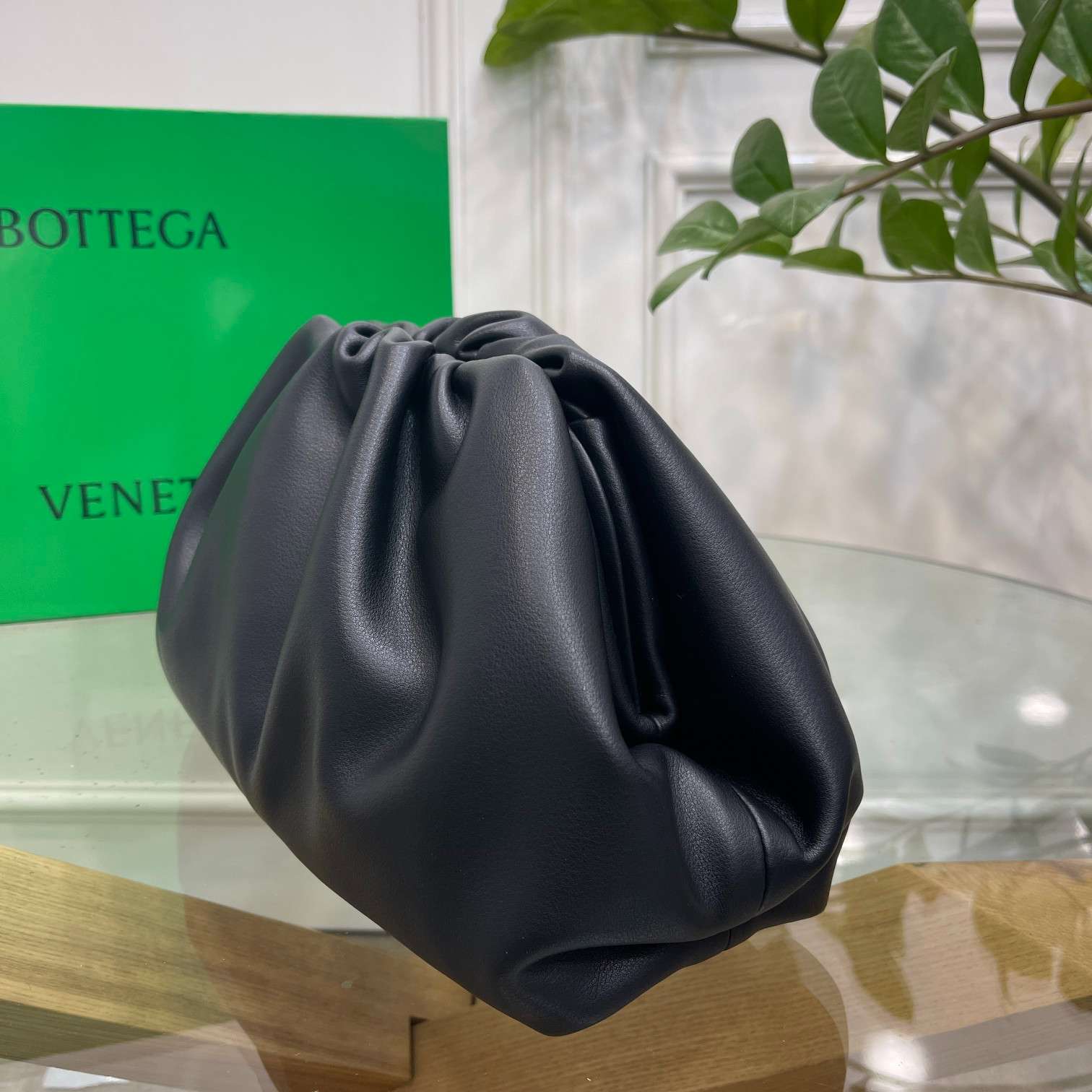 B0tt*ga Ven*ta Pouch Teak Black For Women 12.2in/31cm 690238V1BW0_8425