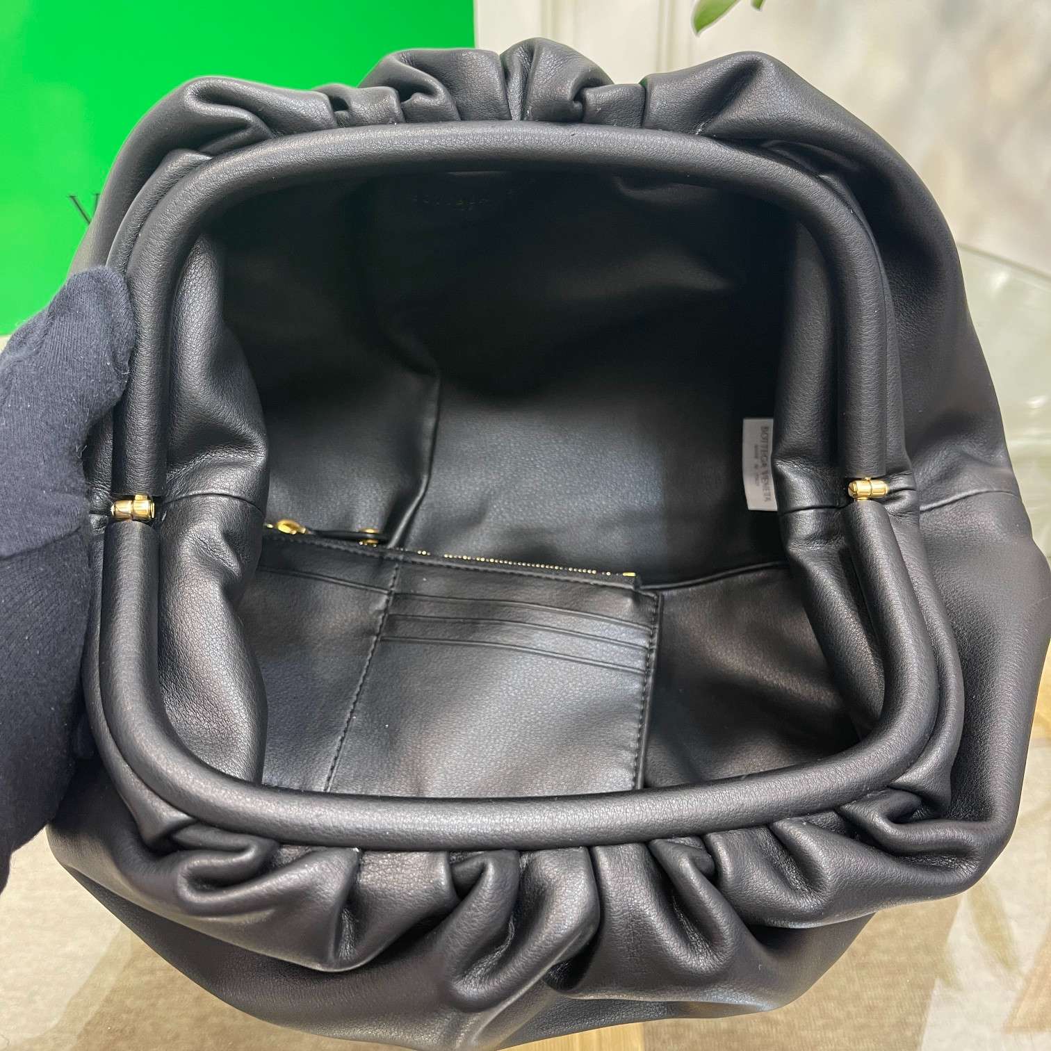 B0tt*ga Ven*ta Pouch Teak Black For Women 12.2in/31cm 690238V1BW0_8425