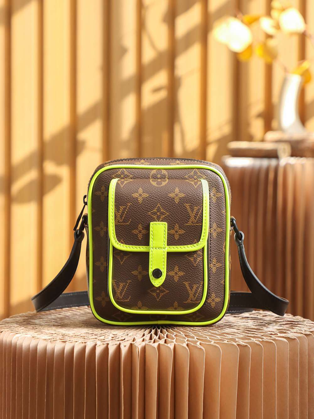 L0vis Vvtt0n Christopher Wearable Wallet Brown For Men 17cm / 6.7in M80793