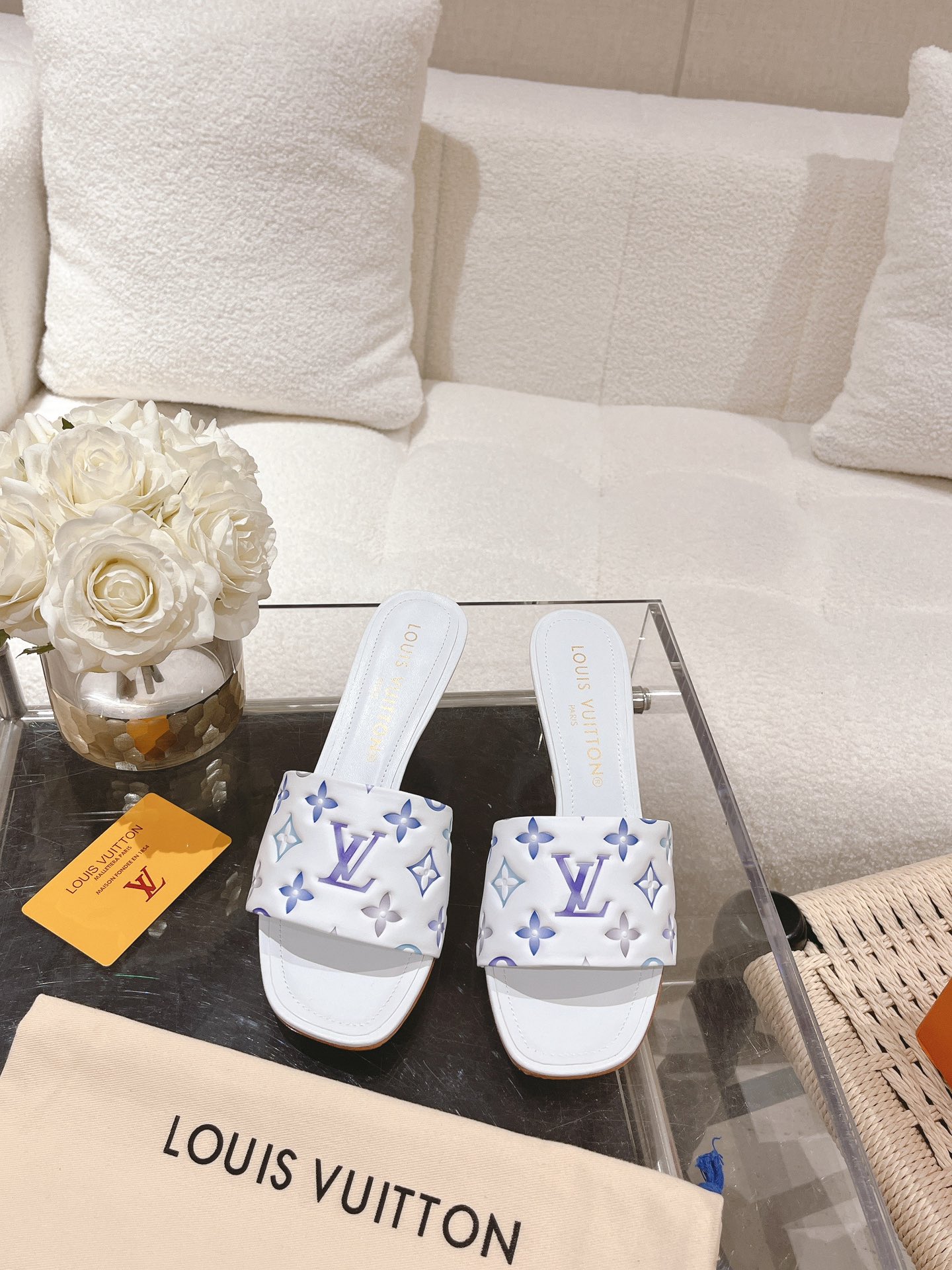 L0vis Vvtt0n Revival Mule White For Women