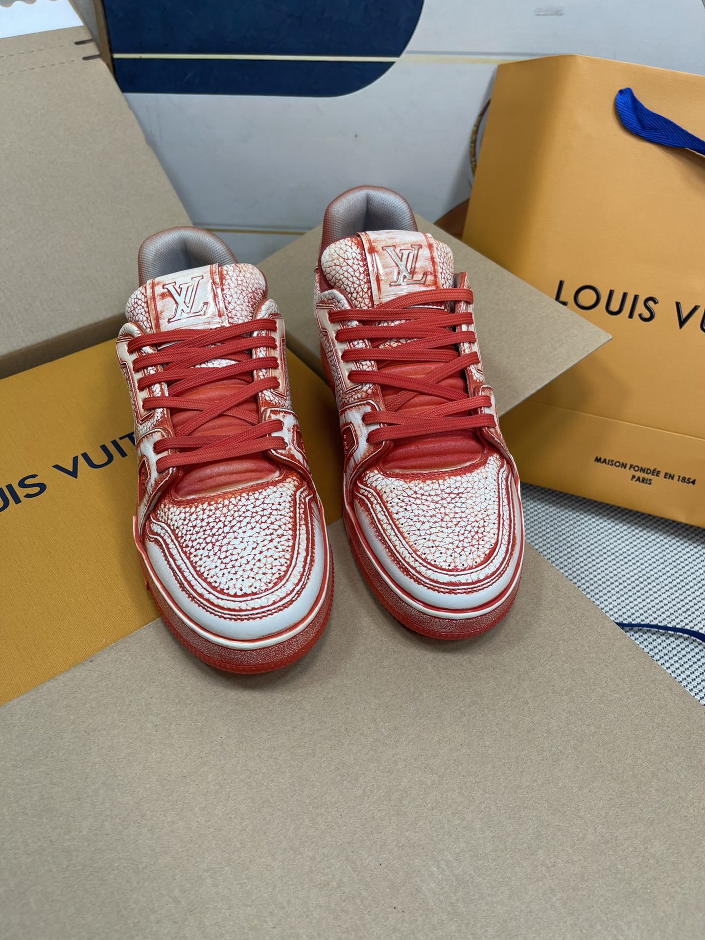 L0vis Vvtt0n Trainer Sneaker LV Red For Women