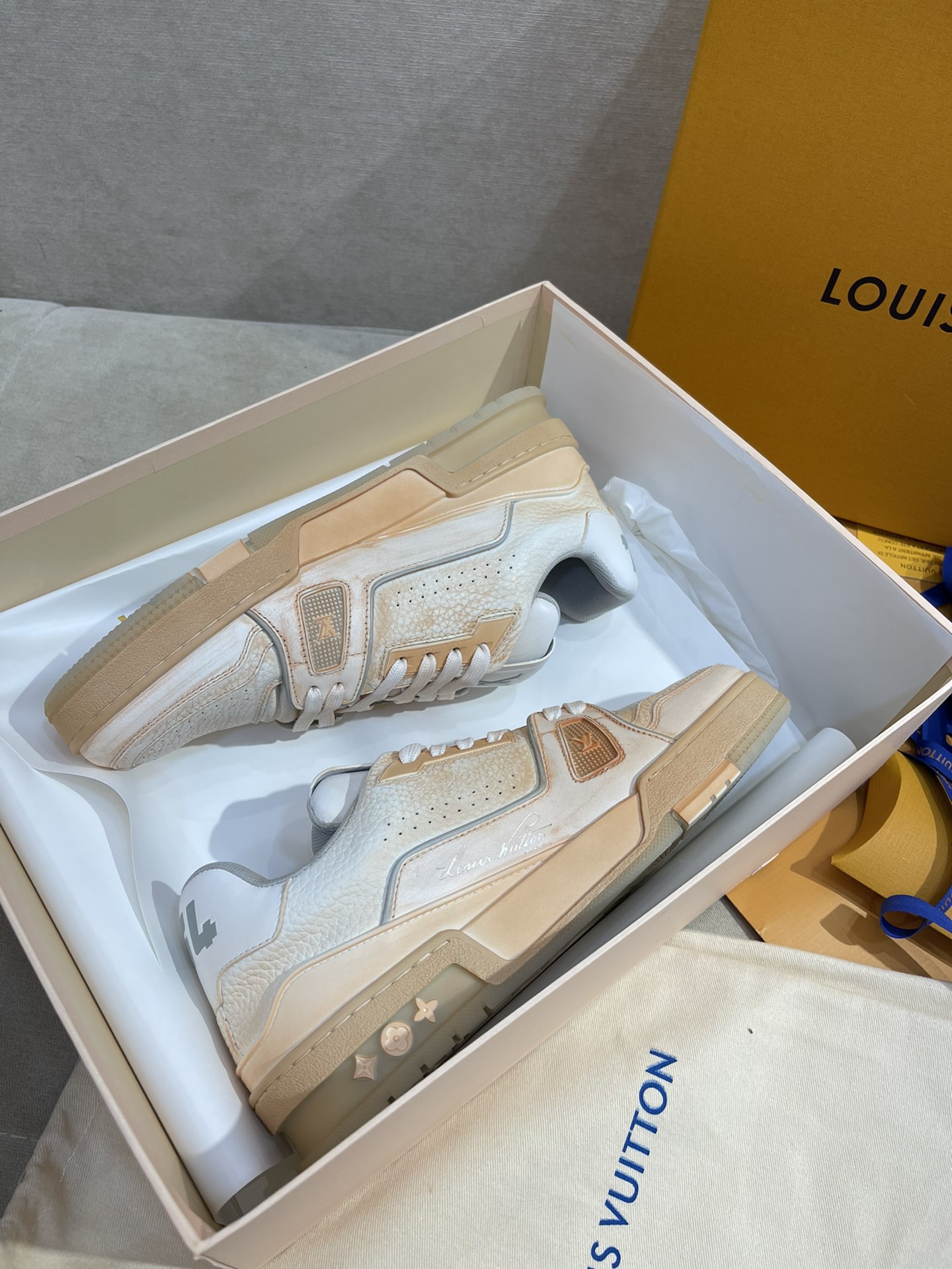 L0vis Vvtt0n Trainer Sneaker LV Beige For Women