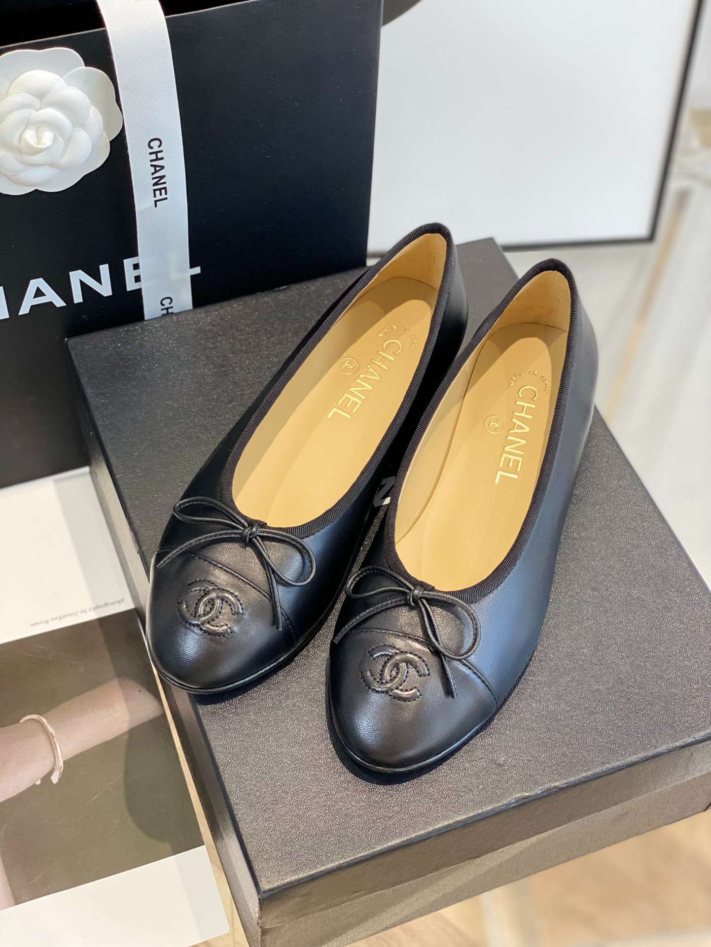 Ch**el Ballet Flats Black For Women