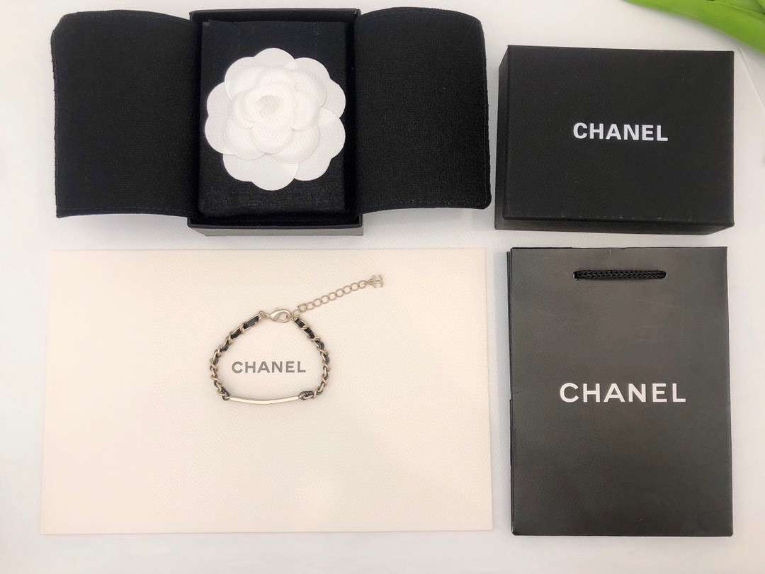 Ch**el C-Shaped Bracelet Gold For Women