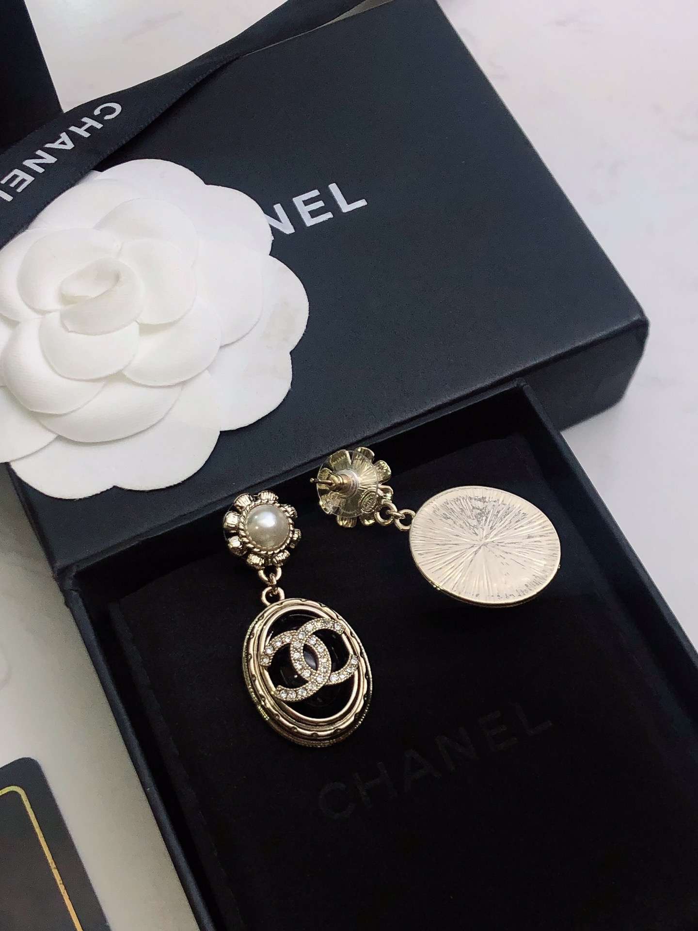 Ch**el Stone Oval Earrings Gold For Women
