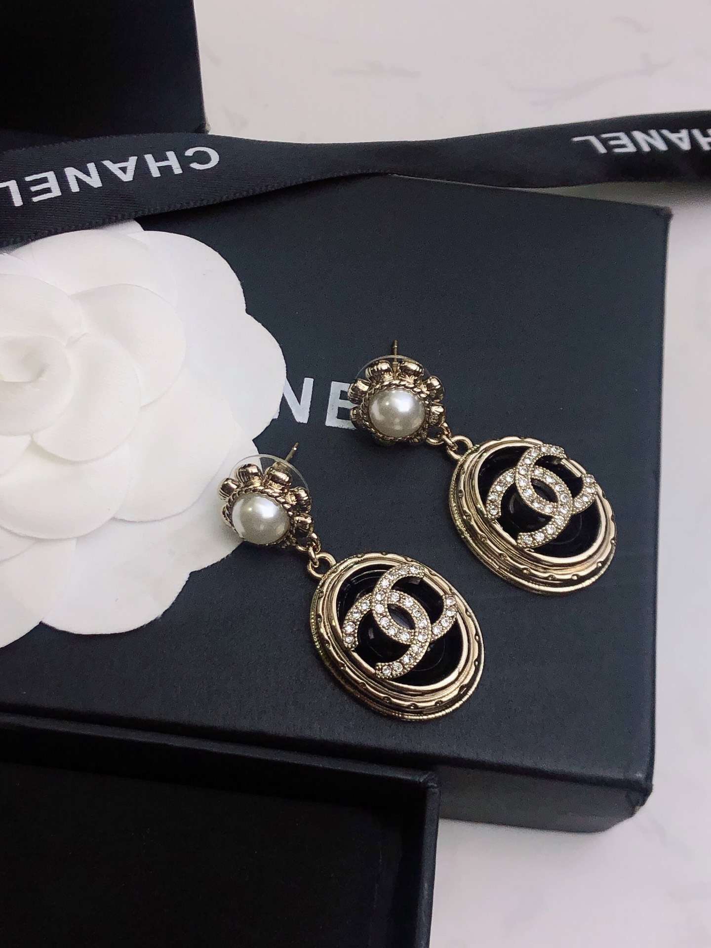 Ch**el Stone Oval Earrings Gold For Women