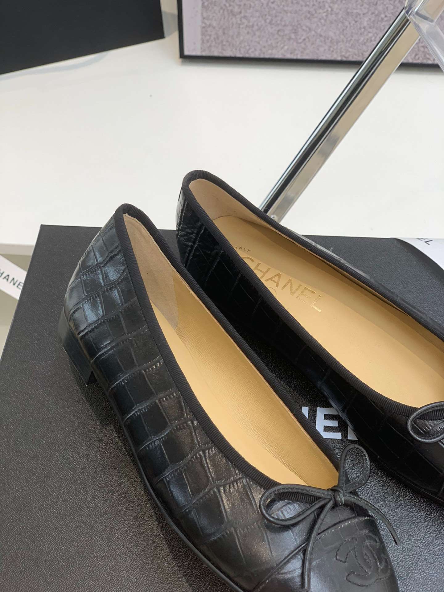 Ch**el Ballet Flats Black For Women